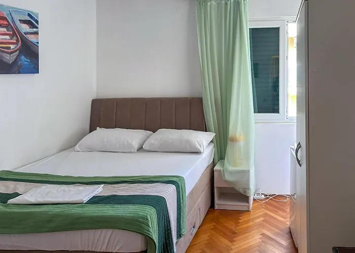 公寓 4 Bedroom Stunning In *